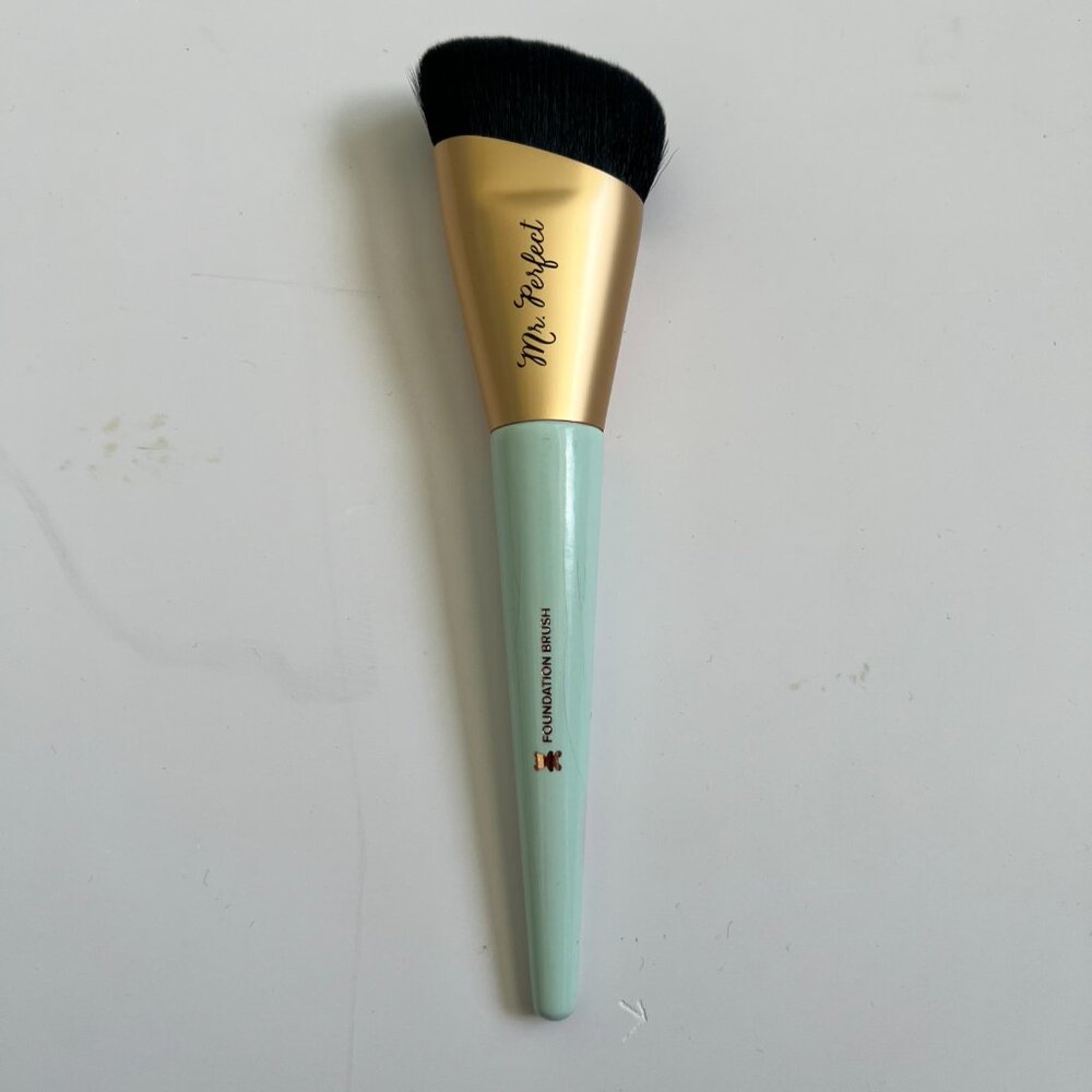 Too Faced Mr. Perfect Foundation Brush - Like NEW